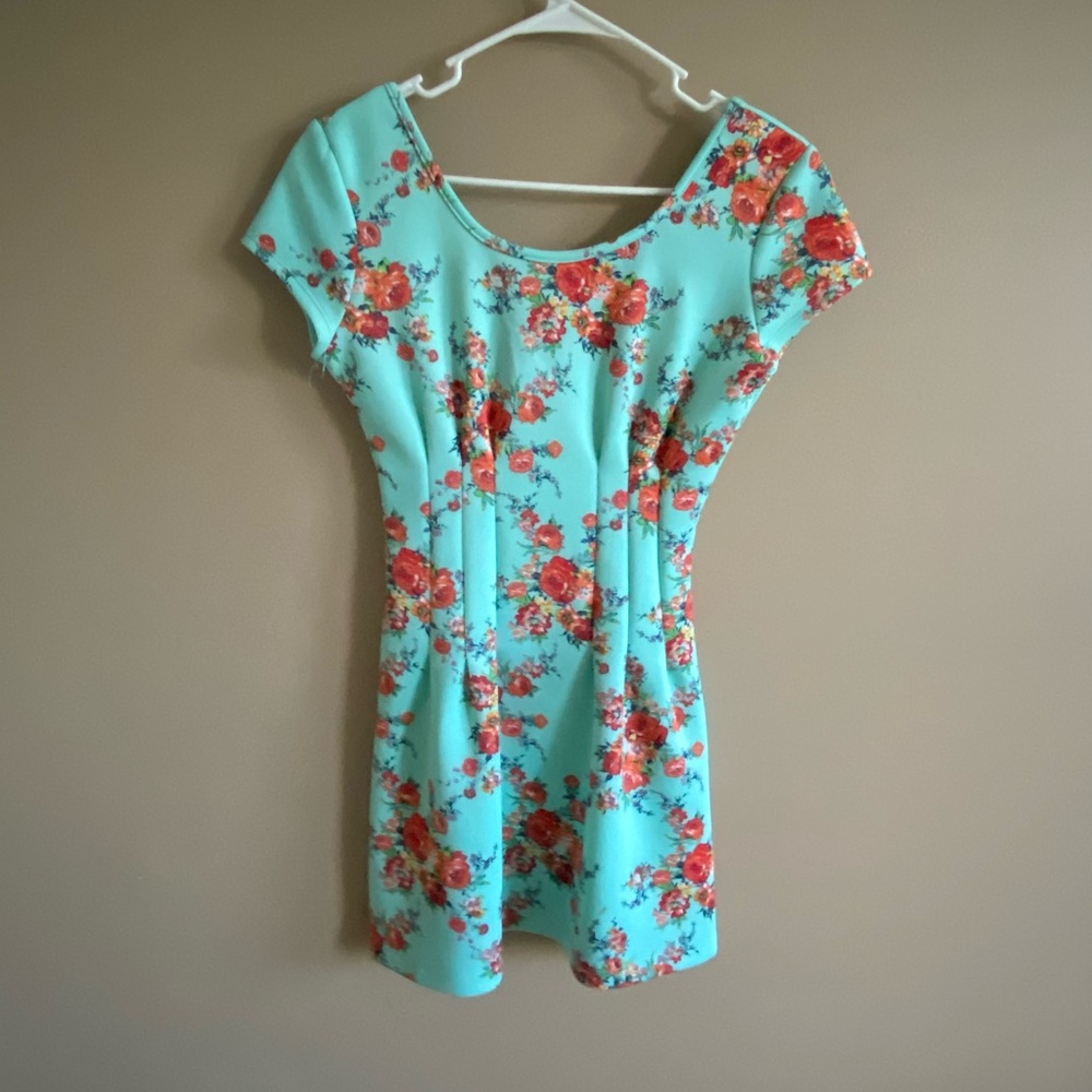 Cute floral minidress
